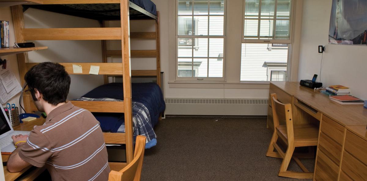 Wendell House dorm room 